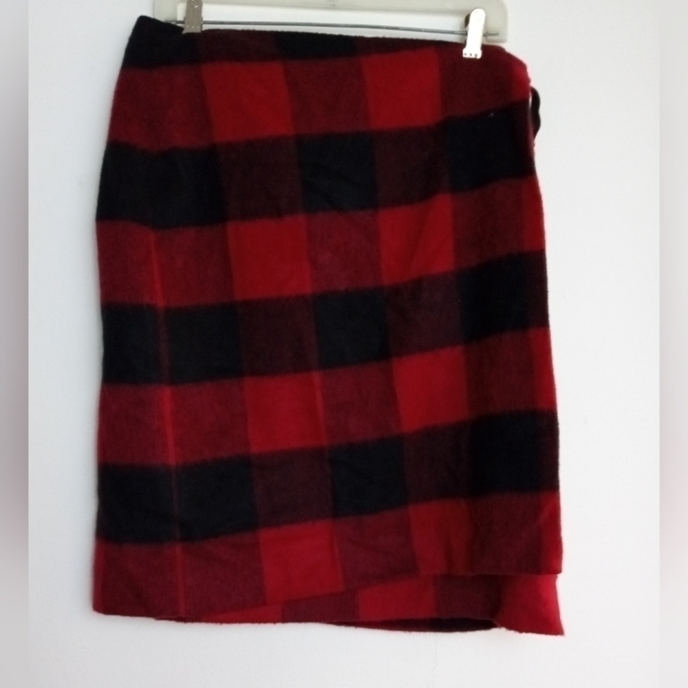 Evan Picone Women Red/Black Plaid Wool Blend Wrap Straight Skirt size 12